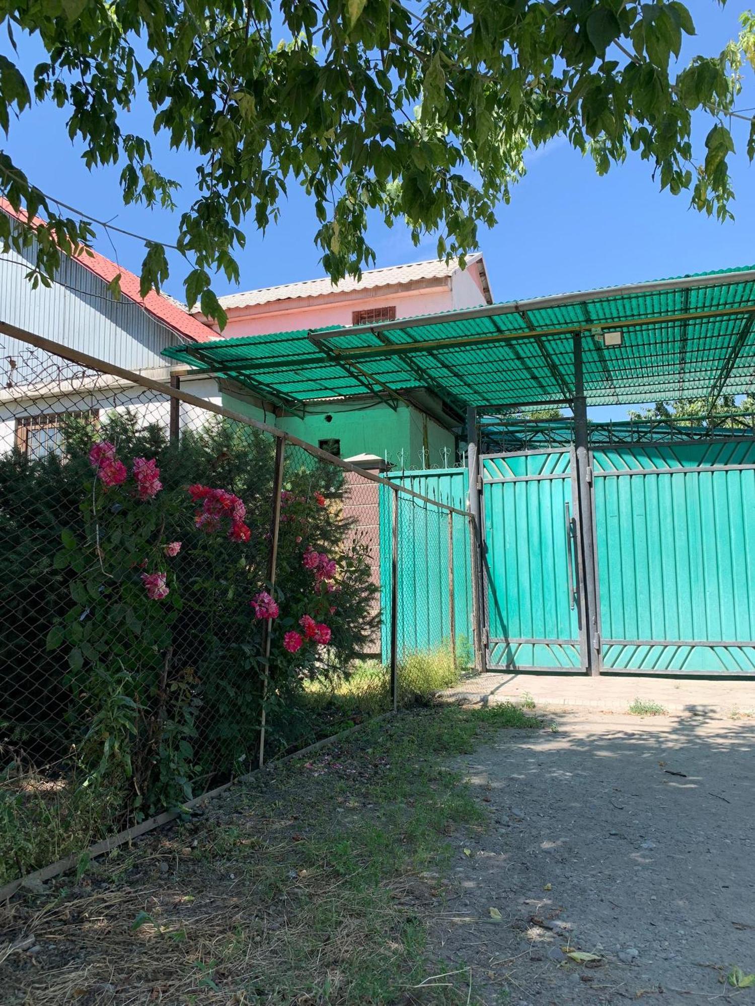 Bozui Hostel Bishkek Exterior photo